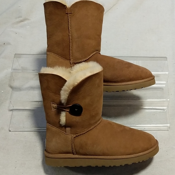 UGG Bailey Boots Size 10 ⭐LNWOT